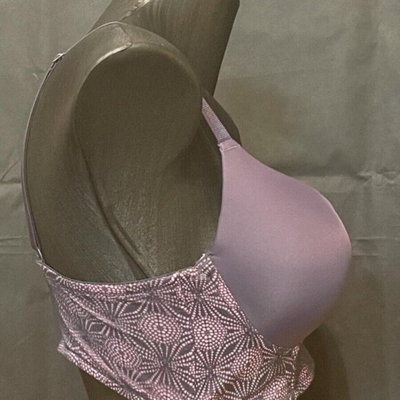 Grape colored Push-Up Bra...Brand:Lumie - Picture 3 of 4